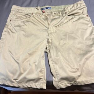 Izod khaki shorts